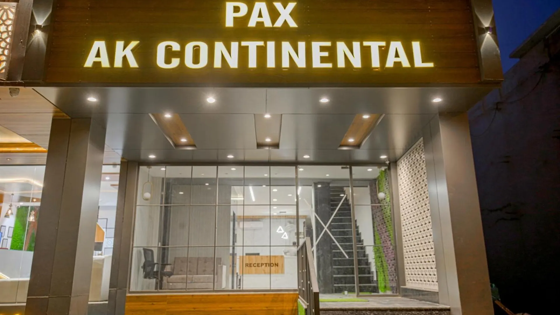 Hotel Ak Continental Zirakpur Homestay