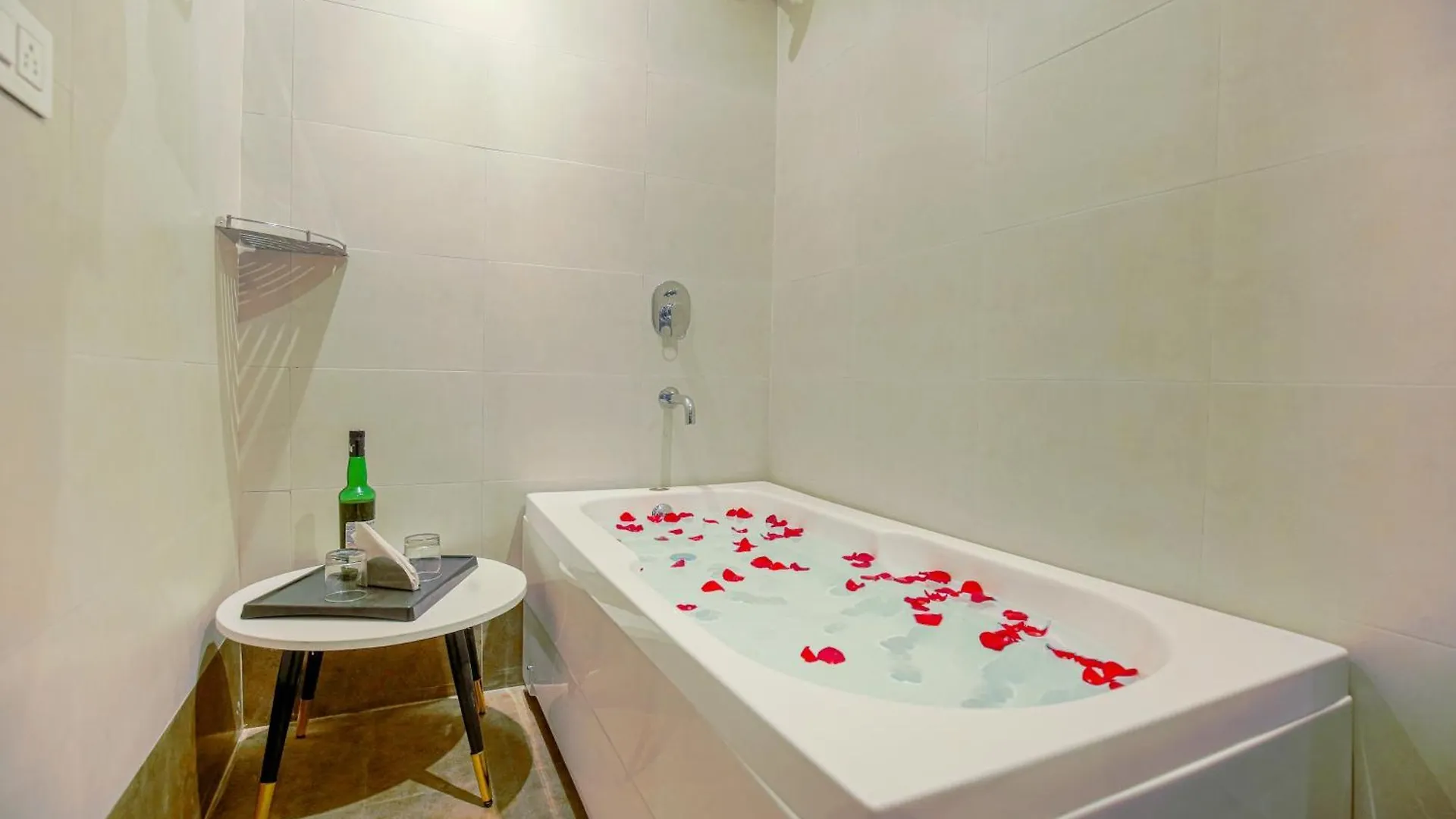 Homestay Hotel Ak Continental Zirakpur